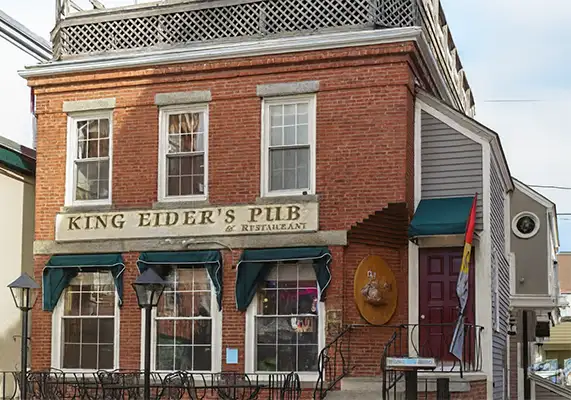 Aw Shucks Oyster Shucker | King Eider’s Pub in Damariscotta, Maine